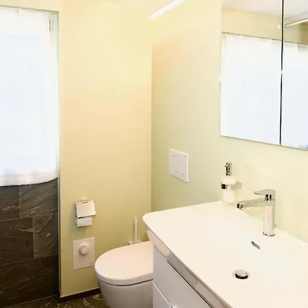 アパート Stilvolle Dachwohnung Fuer 4 Im Thermenort