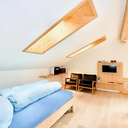 Stilvolle Dachwohnung Fuer 4 Im Thermenort *