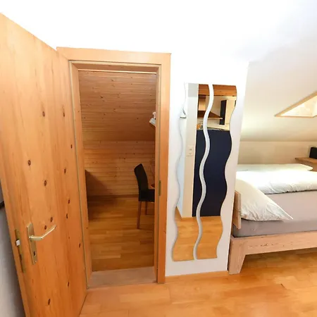 Apartament Stilvolle Dachwohnung Fuer 4 Im Thermenort Vals