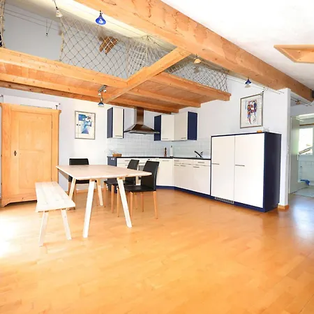 Stilvolle Dachwohnung Fuer 4 Im Thermenort *