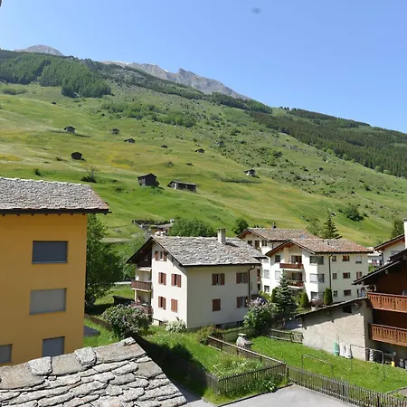 Stilvolle Dachwohnung Fuer 4 Im Thermenort * Vals