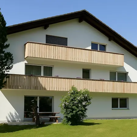 Stilvolle Dachwohnung Fuer 4 Im Thermenort Apartment
