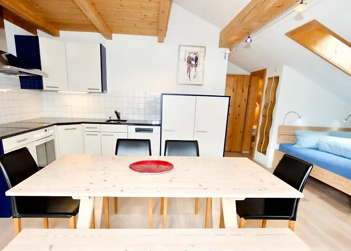 Stilvolle Dachwohnung Fuer 4 Im Thermenort Vals