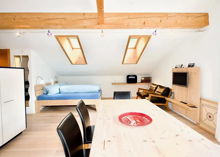 Daire Stilvolle Dachwohnung Fuer 4 Im Thermenort *