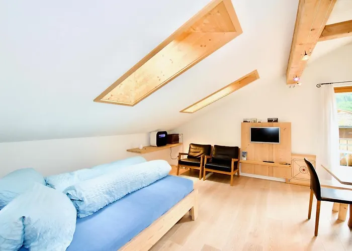 Stilvolle Dachwohnung Fuer 4 Im Thermenort *