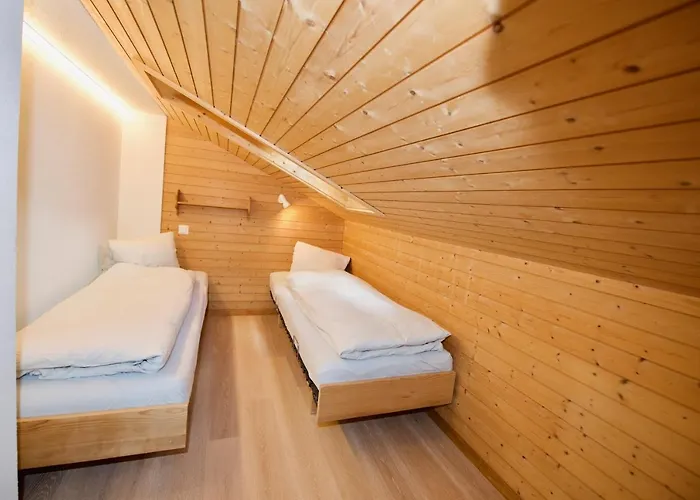 Stilvolle Dachwohnung Fuer 4 Im Thermenort Vals