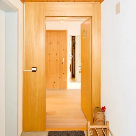 Stilvolle Dachwohnung Fuer 4 Im Thermenort Vals