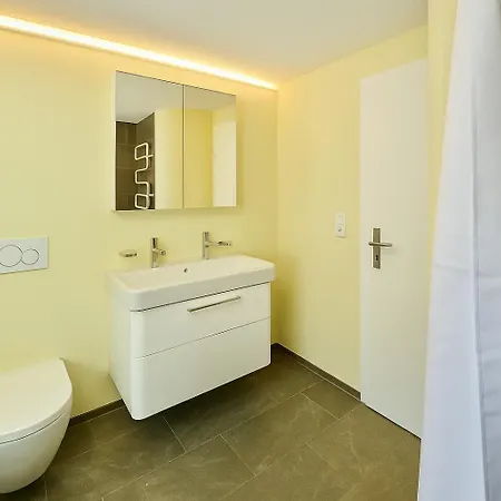 Apartmán Stilvolle Dachwohnung Fuer 4 Im Thermenort Vals