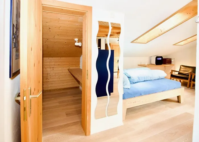 Stilvolle Dachwohnung Fuer 4 Im Thermenort Apartamento