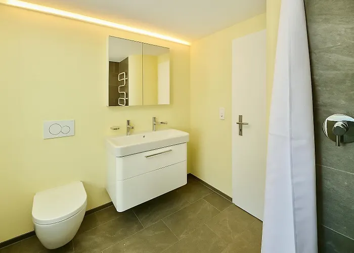 Apartamento Stilvolle Dachwohnung Fuer 4 Im Thermenort Vals