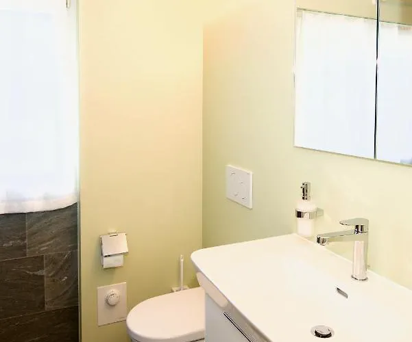 Daire Stilvolle Dachwohnung Fuer 4 Im Thermenort