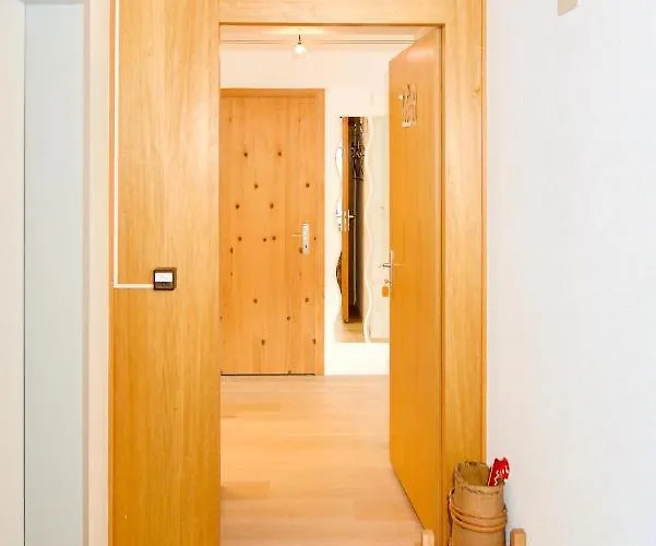 Stilvolle Dachwohnung Fuer 4 Im Thermenort Vals